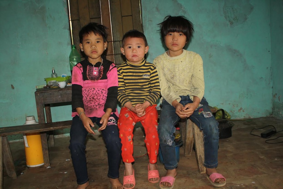 Bố chết, mẹ bỏ đi, 3 đứa trẻ sống lay lắt cùng ông bà nội tàn tật - 6 Tương lai phía trước mịt mờ và tăm tối đối với ba đứa trẻ tội nghiệp