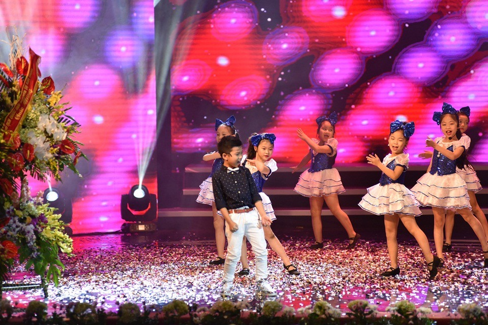 Ca sĩ Trung Quân tỏa sáng tại Nhân tài Đất Việt - 9