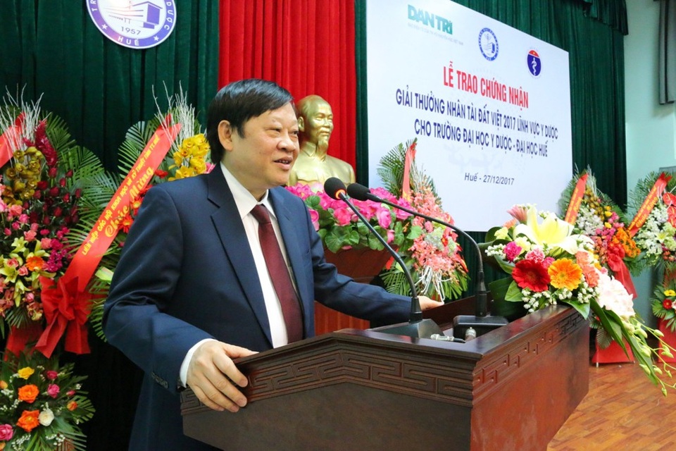 Thừa Thiên Huế tự hào 3 lần đoạt giải Nhân Tài Đất Việt - 4 Thứ trưởng Nguyễn Việt Tiến nhận xét đây là cụm công trình đoạt giải có giá trị khoa học cao, có tính nhân văn rõ rệt cho phụ nữ