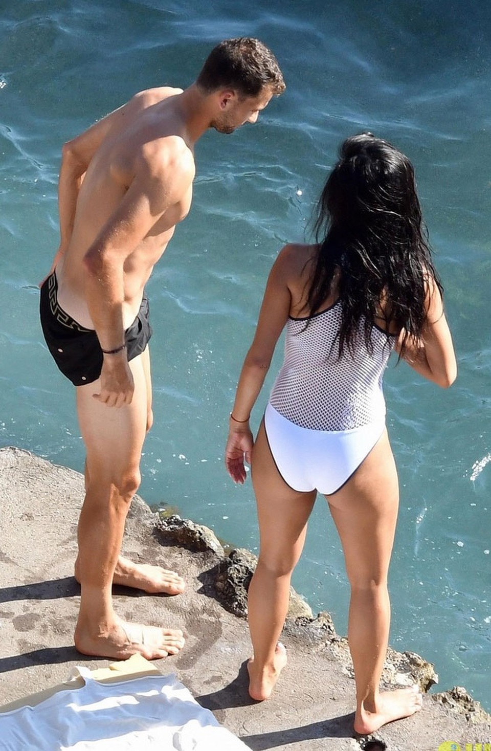 Nicole Scherzinger hạnh phúc khóa môi tay vợt kém 13 tuổi - 7