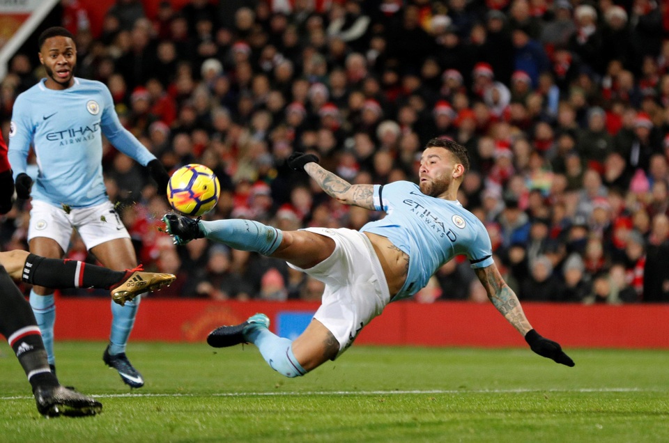 Điểm nhấn trận Man City thắng MU: Câm lặng với Lukaku - 2
Otamendi chơi nổi bật trong chiến thắng của Man City