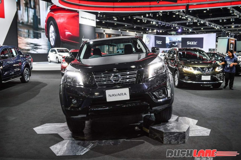 Nissan Navara Black Edition ra mắt với giá từ 519 triệu đồng - 14 Nissan Navara Black Edition ra mắt với giá từ 519 triệu đồng - 14