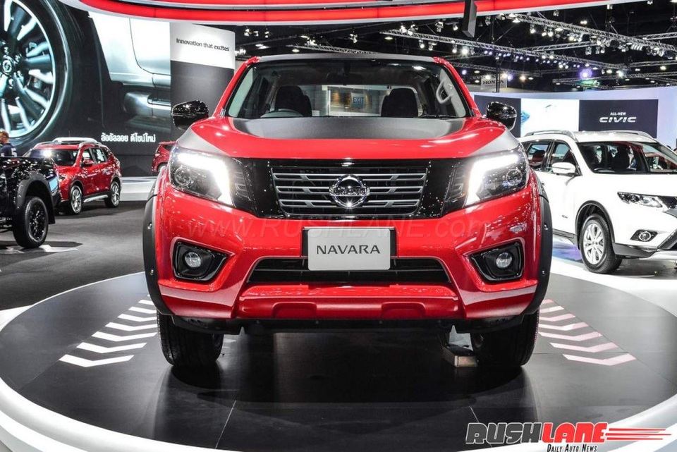 Nissan Navara Black Edition ra mắt với giá từ 519 triệu đồng - 2 Nissan Navara Black Edition ra mắt với giá từ 519 triệu đồng - 2