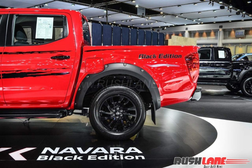 Nissan Navara Black Edition ra mắt với giá từ 519 triệu đồng - 5 Nissan Navara Black Edition ra mắt với giá từ 519 triệu đồng - 5