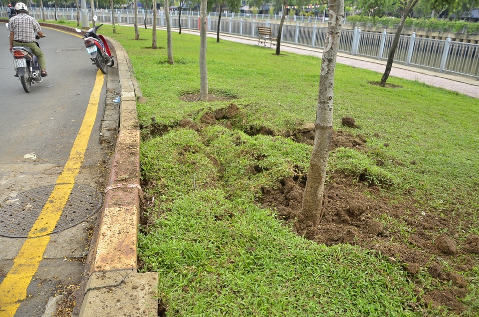 Hiện trường 2 vụ nổ cách nhau khoảng 100 mét