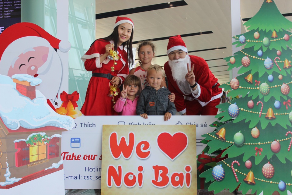 Ngập tràn không khí đón giáng sinh ở sân bay - 1 Ngập tràn không khí đón giáng sinh ở sân bay - 1
