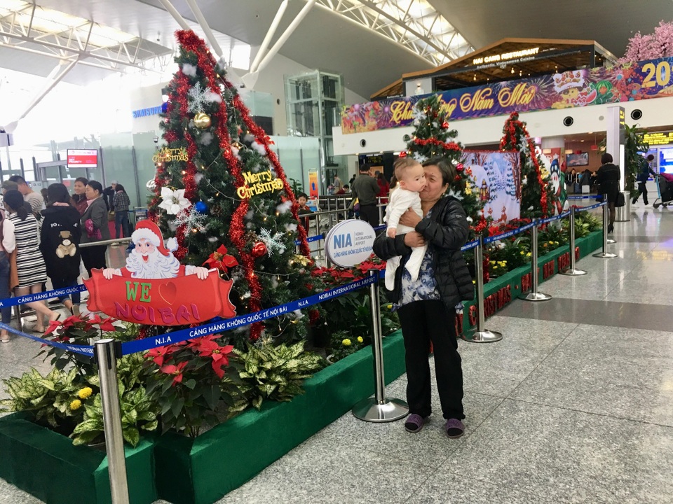 Ngập tràn không khí đón giáng sinh ở sân bay - 2 Ngập tràn không khí đón giáng sinh ở sân bay - 2