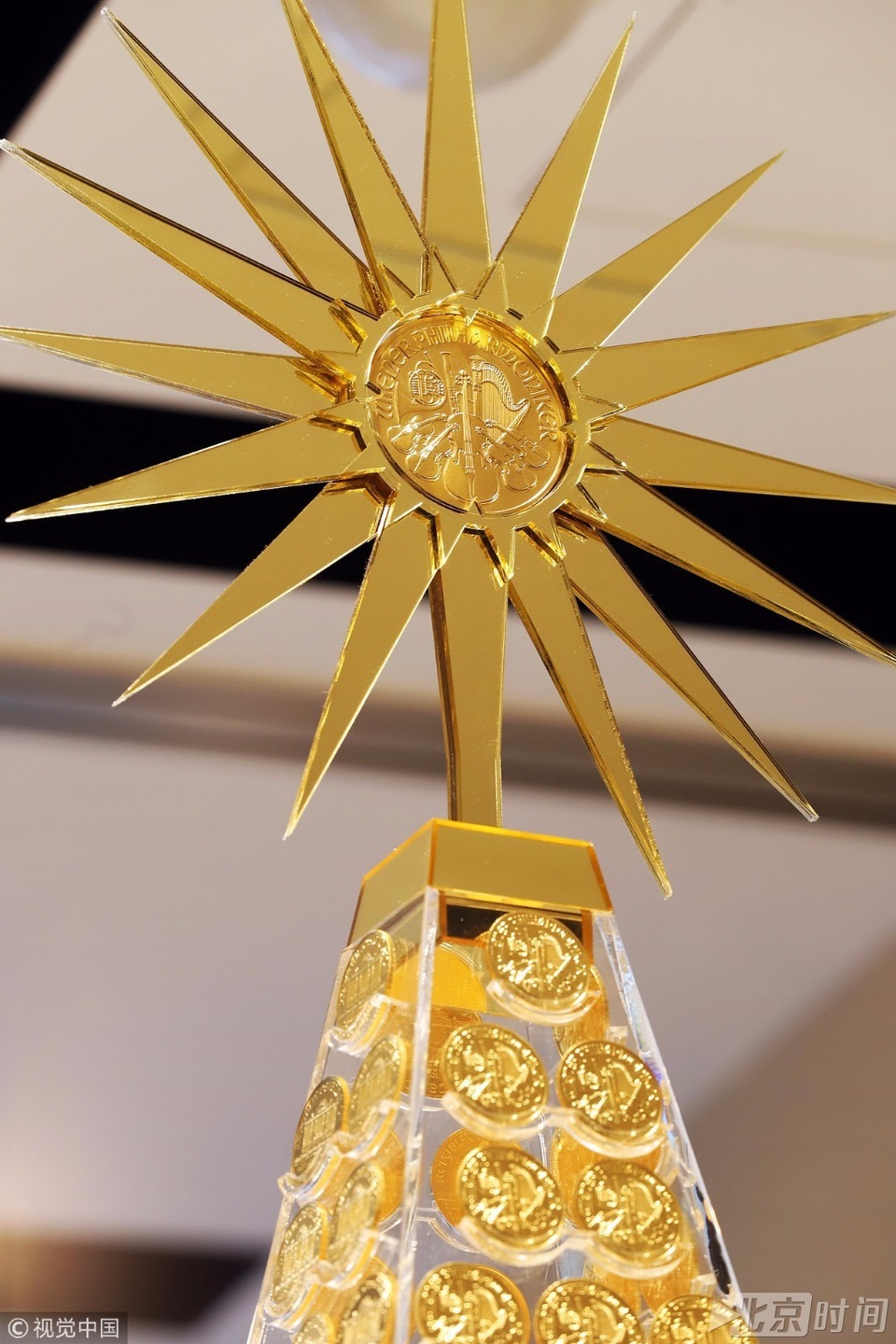 Đồng vàng khổng lồ ở vị trí cao nhất nặng hơn 500g