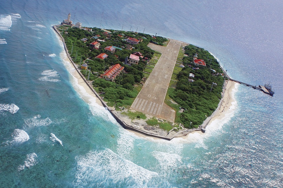 Tác phẩm Nơi đầu sóng (đảo Trường Sa lớn, quần đảo Trường Sa) của Lê Ngọc Nam (Vũng Tàu).