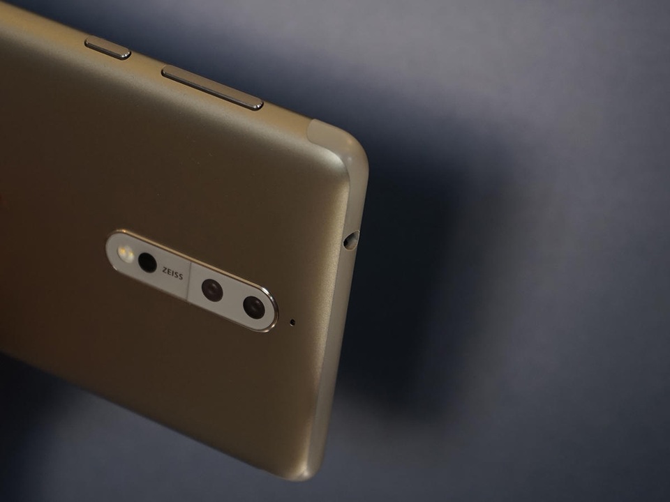 Trên tay "bom tấn" Nokia 8 - smartphone chụp cùng lúc 2 camera trước và sau - 4