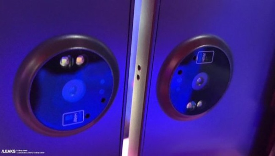 
Camera có thiết kế giống với các dòng điện thoại Nokia PureView trước đây.
