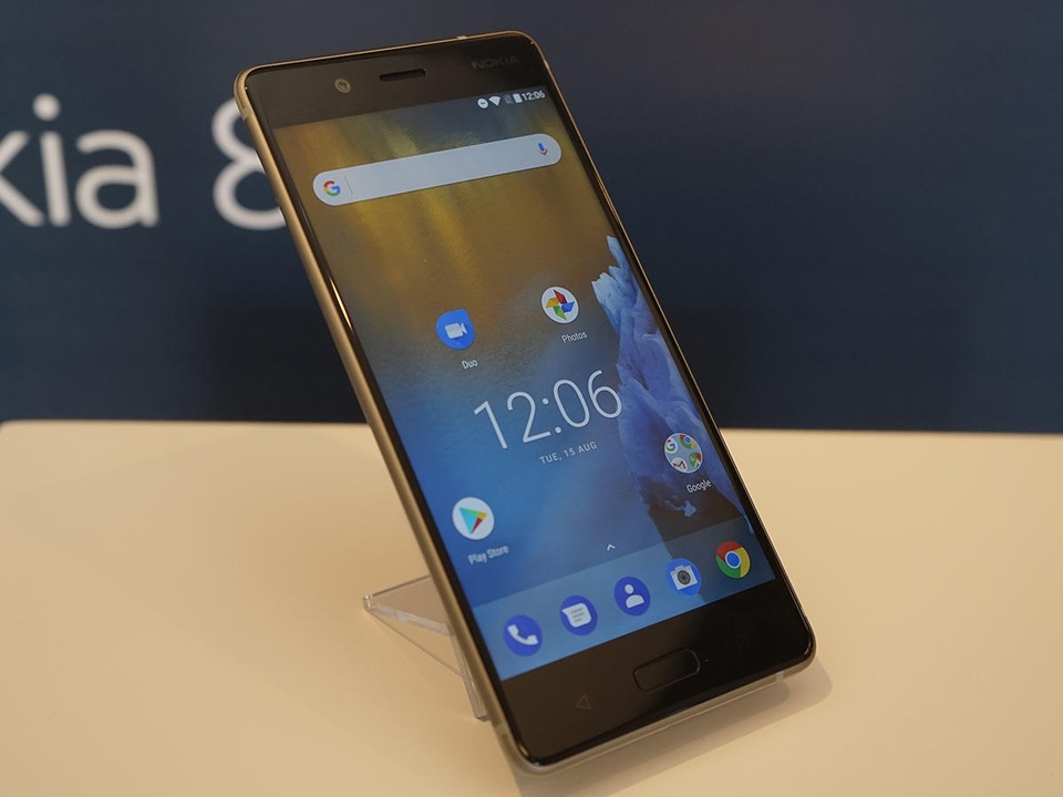 Trên tay "bom tấn" Nokia 8 - smartphone chụp cùng lúc 2 camera trước và sau - 1