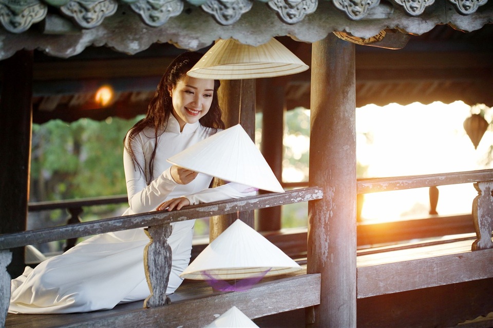 Ngẩn ngơ nhan sắc “Nàng thơ xứ Huế” Ngọc Trân khi tái xuất làm MC - 4 Được biết, mong ước của Ngọc Trân là sẽ trở thành một biên tập viên hoặc MC Đài Truyền hình Việt Nam tại Huế - VTV8.