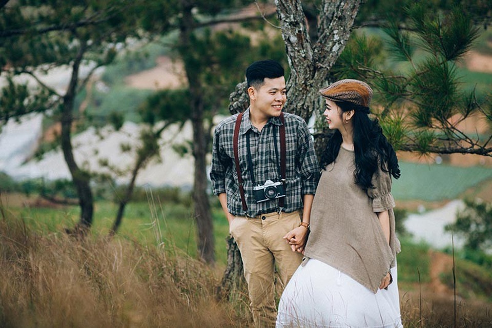 Ảnh cưới giản dị tại vườn rau sạch của cặp đôi mơ về cuộc sống bình yên - 9
Lên ý tưởng chụp ảnh cưới, Minh Cường cho biết: “Hai đứa đều mong ước một cuộc sống bình dị nên bọn mình quyết định ghi lại những cảm xúc tự nhiên nhất trong tình yêu”.