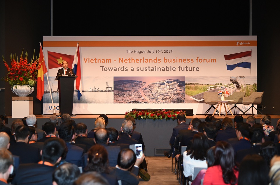 “Việt Nam đủ màu mỡ tạo nên những doanh nghiệp hàng đầu châu Á” - 2 Toàn cảnh diễn đàn (ảnh: VGP)