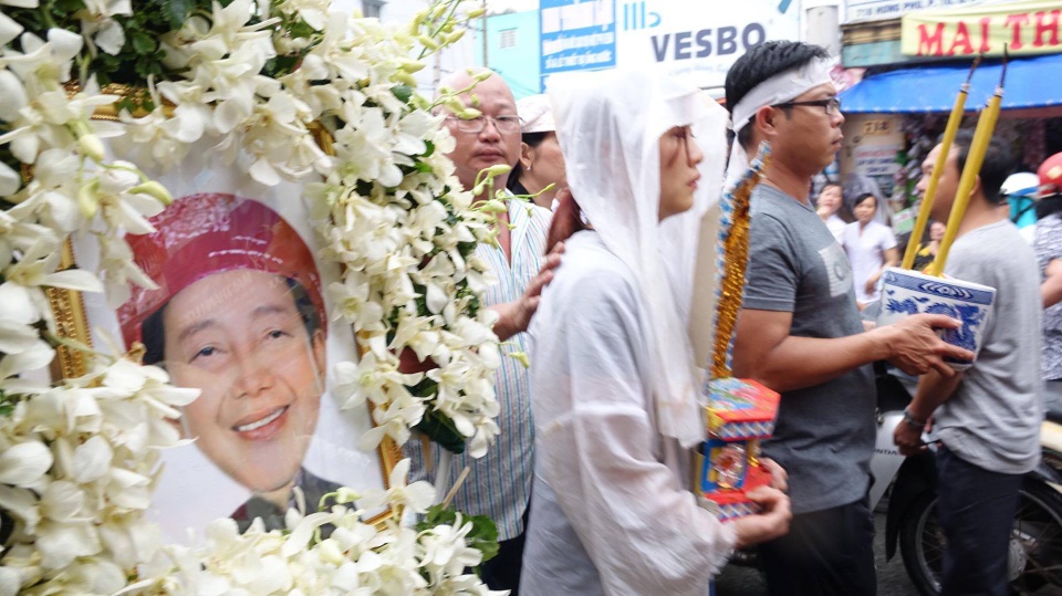 
Nụ cười của nghệ sĩ Khánh Nam trong di ảnh khiến cho người ở lại thêm đau buồn

 
