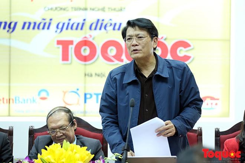 
NSND- Nhạc sĩ Quang Vinh chia sẻ, chương trình khá mạnh tay khi mời nhiều nghệ sĩ tên tuổi tham gia “Vang mãi giai điệu Tổ Quốc”
