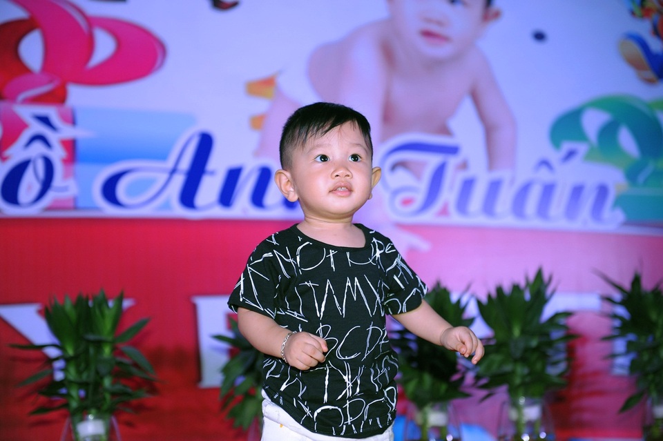 NSƯT Tiến Hợi động viên vợ ca sĩ Hồ Phàm chiến đấu với ung thư - 6 Bé Hồ Anh Tuấn - con trai ca sĩ Hồ Phàm.