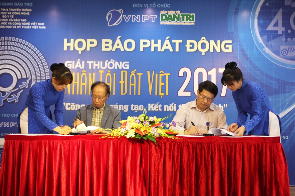 Giải thưởng Nhân tài Đất Việt 2017: Hướng tới cuộc cách mạng công nghiệp 4.0 - 7 Giải thưởng Nhân tài Đất Việt 2017: Hướng tới cuộc cách mạng công nghiệp 4.0 - 7