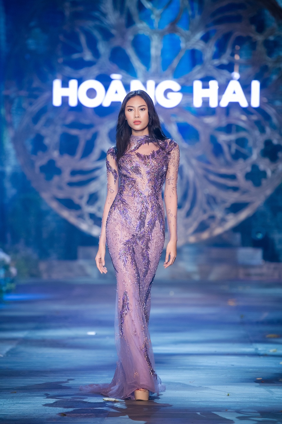 Mai Phương Thúy, Thủy Top tái xuất thưởng lãm BST Kim cương tím - 14