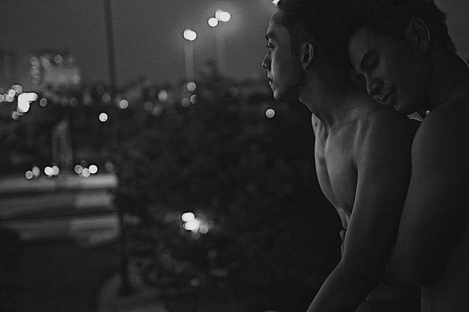 Hai hot boy của Vũ Ngọc Đãng gây “sốc” với nụ hôn đồng tính - 9 Hai hot boy của Vũ Ngọc Đãng gây “sốc” với nụ hôn đồng tính - 9