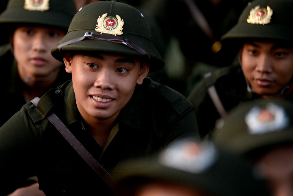 Thanh niên thành phố mang tên Bác lên đường nhập ngũ - 2
Trong 4000 công dân nhập ngũ, 100% là đoàn viên, hơn 43% có trình độ đại học, cao đẳng và trung học chuyên nghiệp.