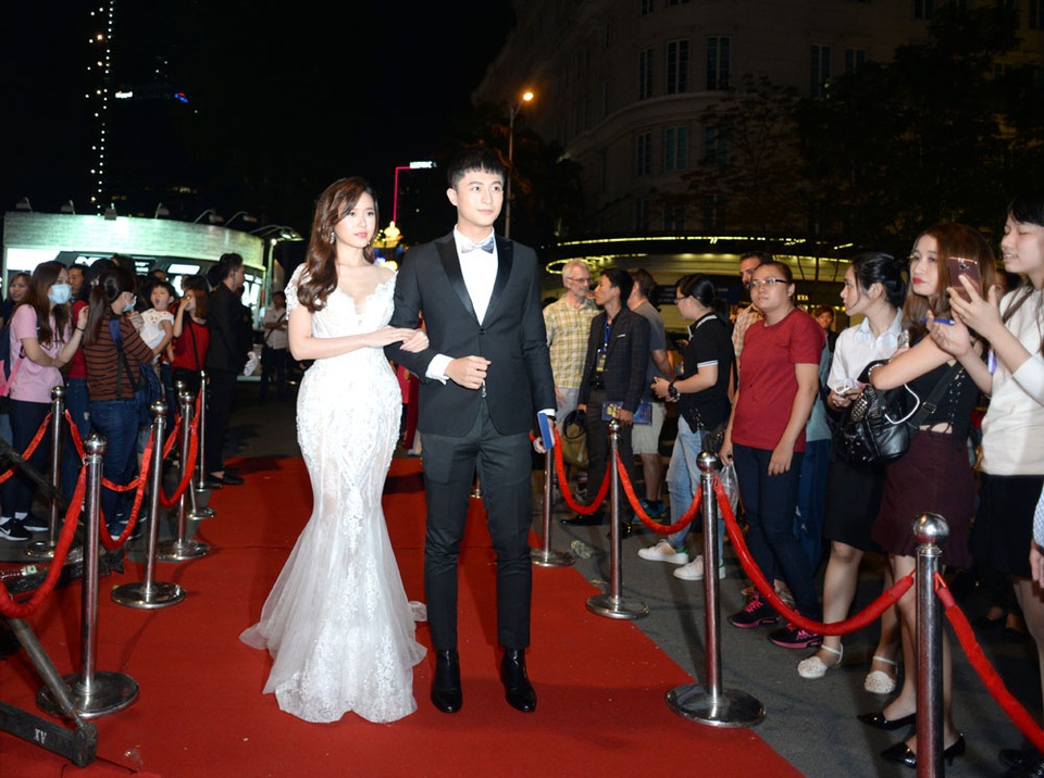 Dàn mỹ nhân showbiz Việt dập dìu tham dự giải thưởng điện ảnh - 8 Diễn viên Midu và Harry Lu. Midu nằm trong top diễn viên được lọt vào bảng đề cử diễn viên xuất sắc trong giải thưởng Ngôi Sao Xanh lần 3