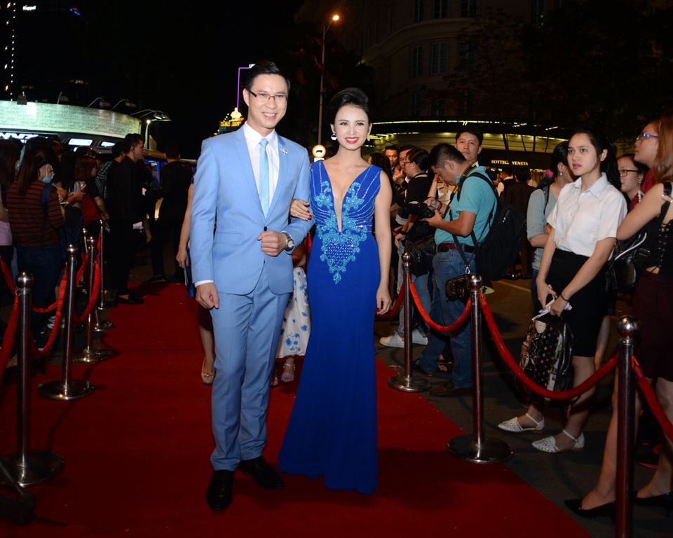 Dàn mỹ nhân showbiz Việt dập dìu tham dự giải thưởng điện ảnh - 9 MC Anh Quân