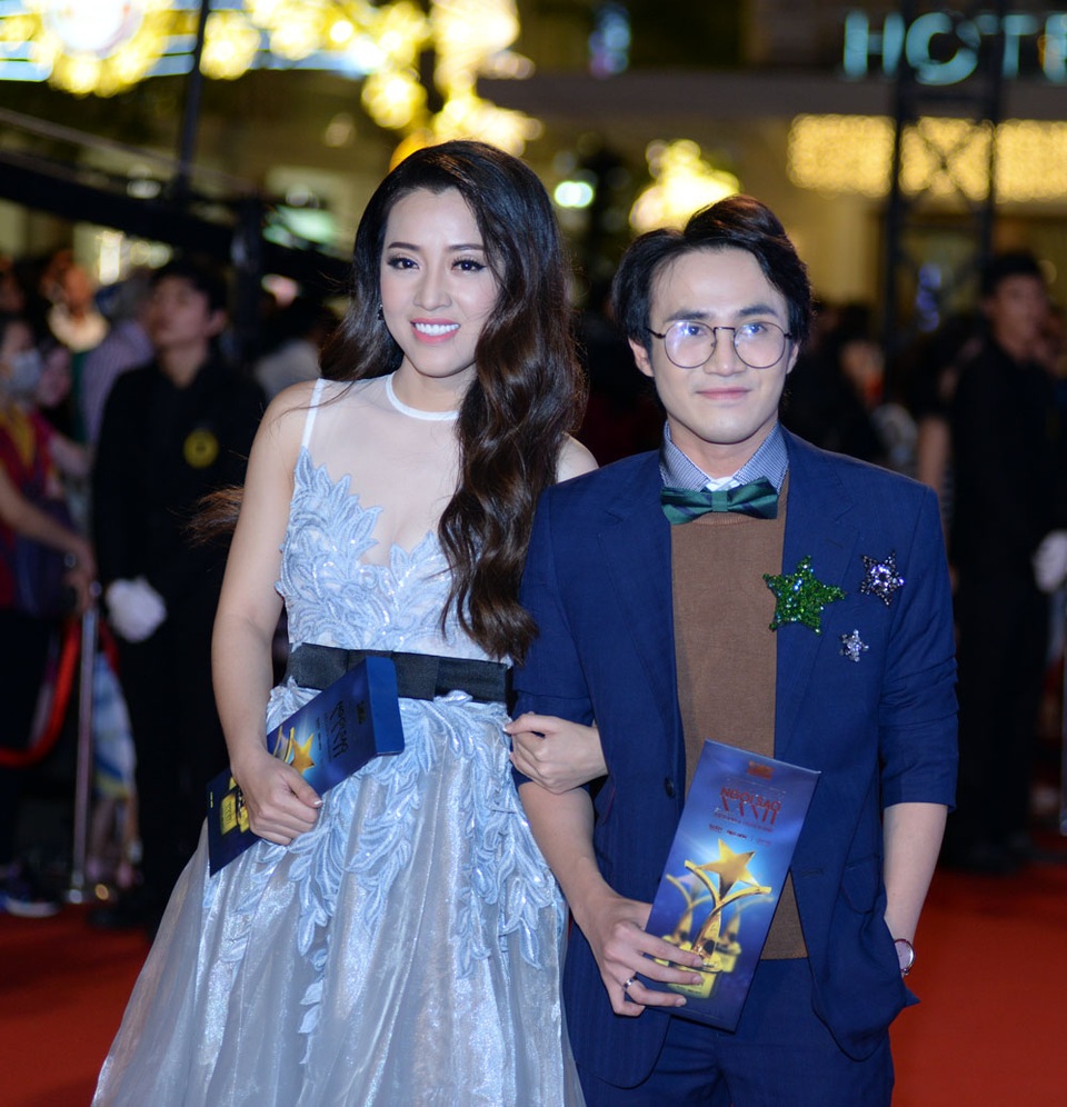 Dàn mỹ nhân showbiz Việt dập dìu tham dự giải thưởng điện ảnh - 16 Diễn viên hài Puka và Huỳnh Lập