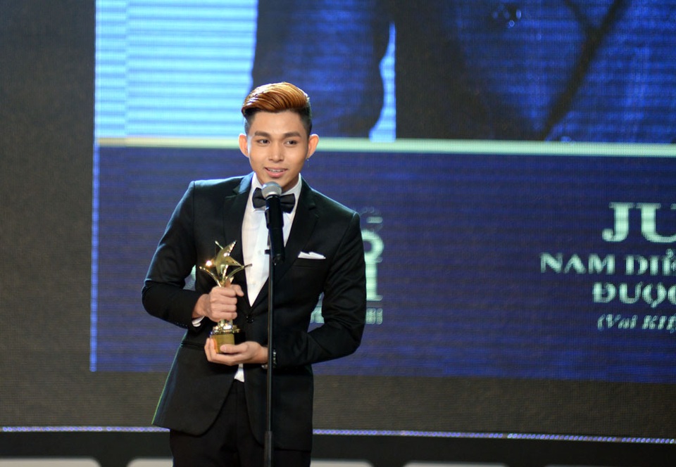 Jun nhóm 365 cũng được khán giả yêu thích nhất qua bộ phim Cô thắm về làng