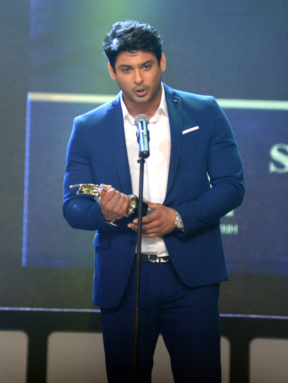 Trường Giang giành cú đúp, Midu lần đầu tiên nhận giải Ngôi Sao Xanh - 14