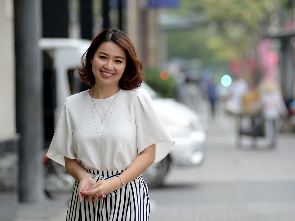 Lê Khánh “Chồng là cả cuộc đời còn lại của tôi” - 7 Diễn viên Lê Khánh nổi tiếng cả ở lĩnh vực điện ảnh, hài và ở sân khấu kịch.