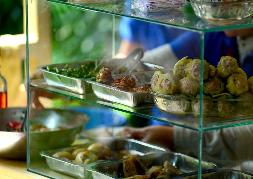 Các món ăn đa dạng và sạch sẽ.