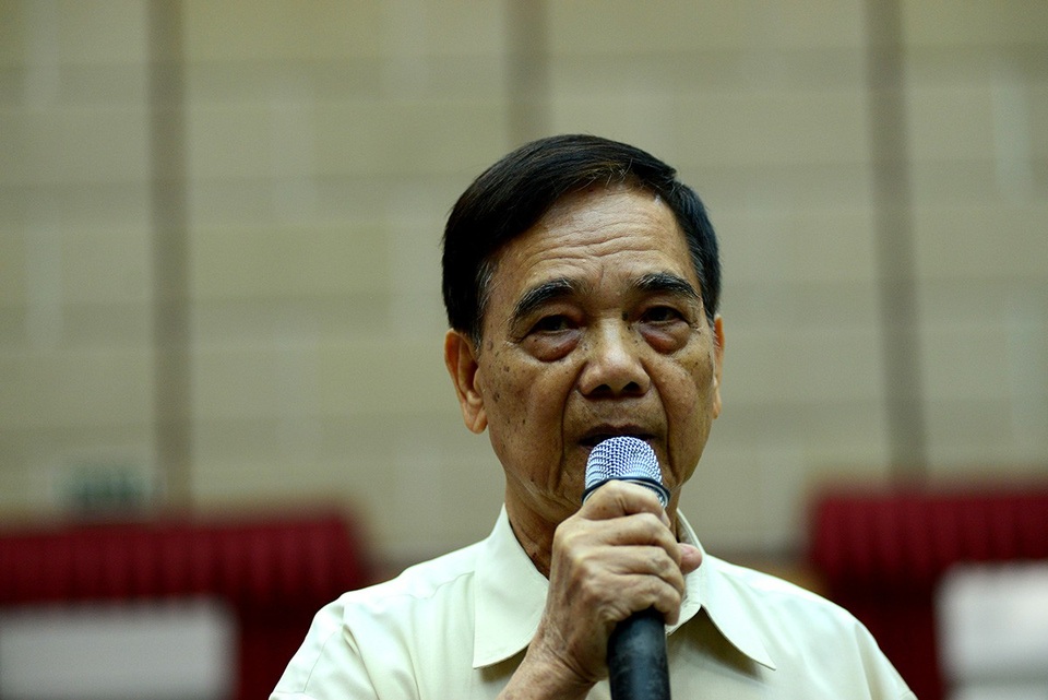 Chỉ ưu tiên đường bộ, đường sắt gần 1 thế kỷ vẫn... nguyên xi - 1 Cử tri Dương Minh Châu nêu quan điểm về đầu tư đường bộ, đường sắt.