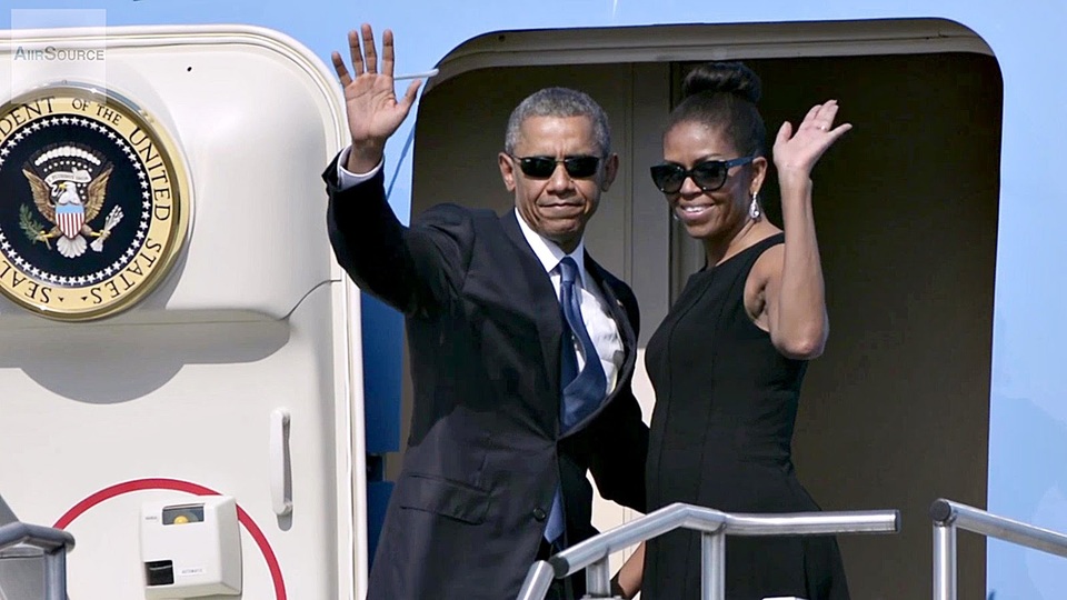 Tiết lộ chuyến bay cuối cùng trên Air Force One của Tổng thống Obama - 1
Tổng thống Mỹ Barack Obama và Đệ nhất Phu nhân Michelle trên chuyên cơ Air Force One. (Ảnh: Reuters)