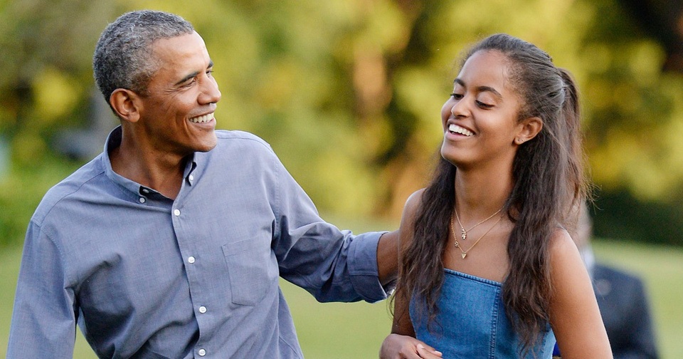 Con gái ông Trump bảo vệ ái nữ nhà Obama giữa “tâm bão” với bạn trai - 1 Cựu Tổng thống Barack Obama và con gái Malia (Ảnh: Getty)