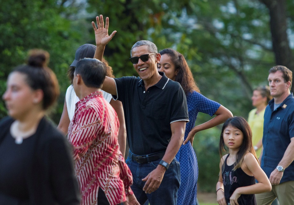 Người Indonesia nồng nhiệt chào đón cựu Tổng thống Obama - 9 Mặc dù đã rời Nhà Trắng 5 tháng nhưng sức hút của cựu Tổng thống Obama dường như vẫn chưa hạ nhiệt. Sau khi nghỉ hưu, ông Obama dành nhiều thời gian hơn cho gia đình và các sự kiện cộng đồng mà ông cảm thấy hứng thú. (Ảnh: Reuters)