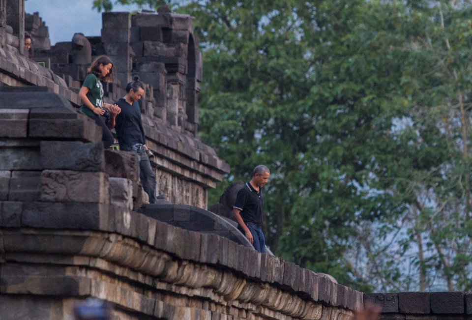 Người Indonesia nồng nhiệt chào đón cựu Tổng thống Obama - 8 Ông Sonni Gondokusumo, một người bạn cũ học cùng lớp với ông Obama tại trường tiểu học Menteng 01 ở Jakarta, cho biết ông rất tự hào khi có một người bạn là tổng thống và mong muốn gặp lại ông Obama. “Ông ấy là một cậu bé thông minh. Bất kể khi nào giáo viên yêu cầu ông ấy giải quyết một vấn đề trước lớp, ông ấy đều làm được”, ông Gondokusumo kể lại. (Ảnh: Reuters)
