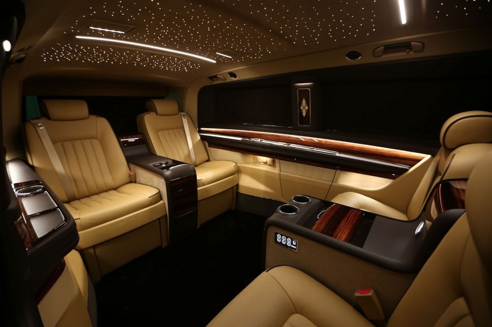 OKCU V-Class Elegance Edition - Phi cơ trên mặt đất - 1 OKCU V-Class Elegance Edition - Phi cơ trên mặt đất - 1