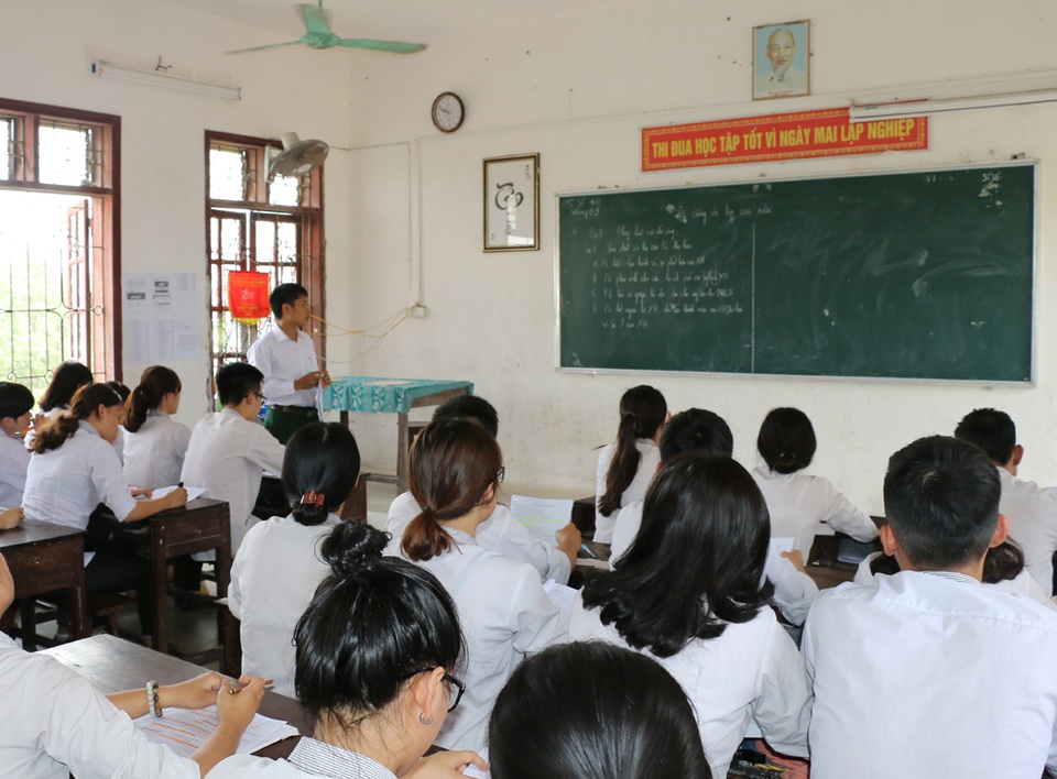 “Chạy nước rút” cho kỳ thi THPT quốc gia 2017 - 2 Thầy - trò lớp 12 tại Nghệ An bước vào giai đoạn ôn tập nước rút chuẩn bị cho kỳ thi THPT quốc gia 2017