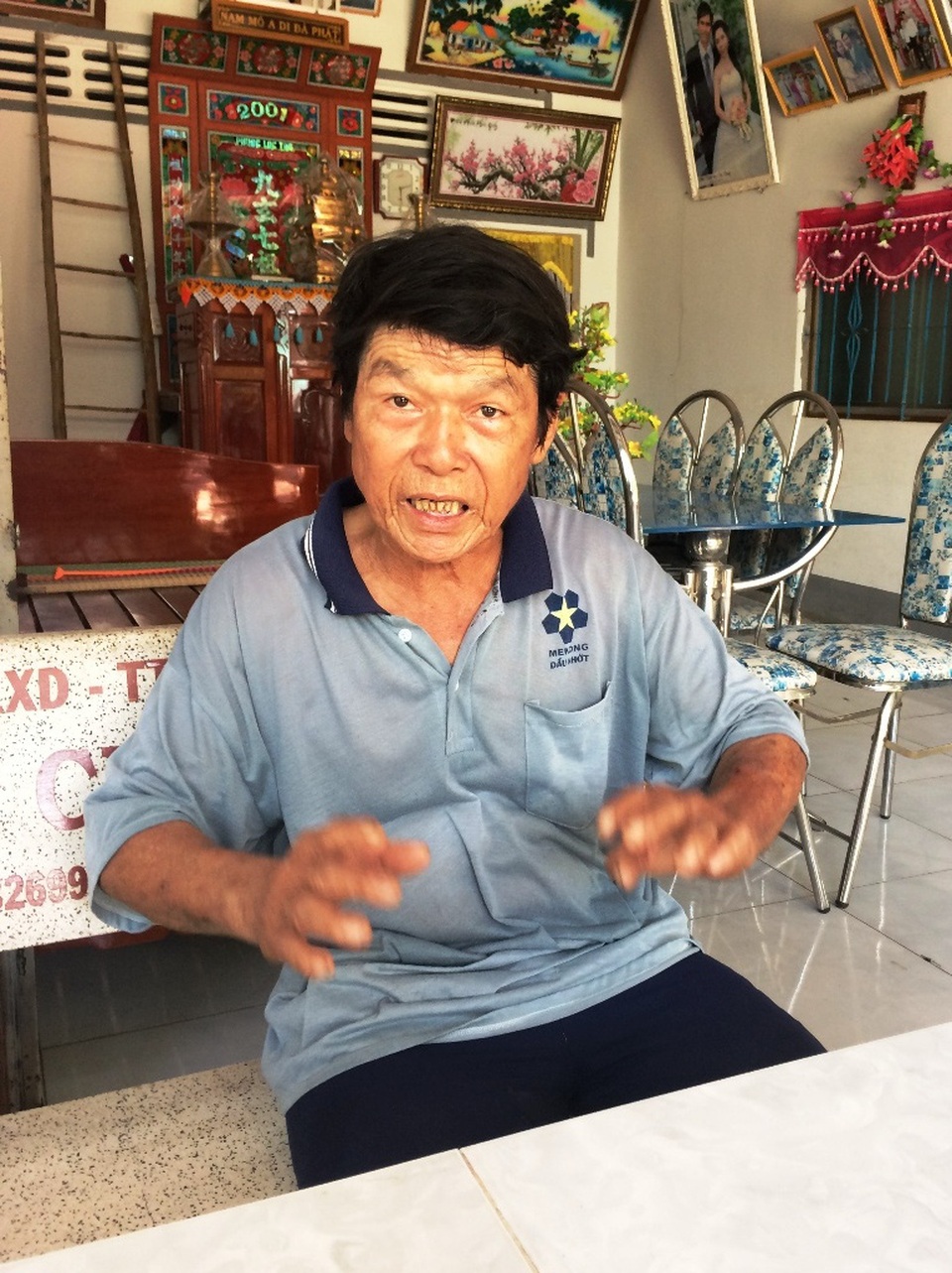 
Ông Nguyễn Hùng Ban và nhiều người dân khác đến nay chưa thể ngủ ngon vì nổi ám ảnh của vụ sạt lở
