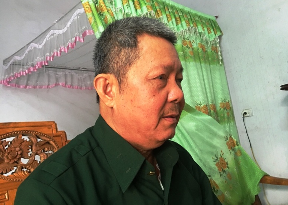 "Mỗi lần đưa cơm ra trận địa, thấy thừa vài nắm là buồn lắm!" - 4
Nét mặt đượm buồn khi nhớ lại ký ức về những đồng đội của mình đã hi sinh