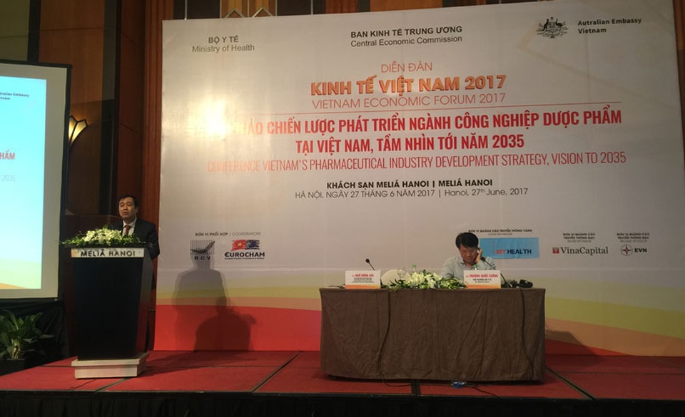 Ngành công nghiệp dược: “Ngoại” lấn lướt “nội” đến bao giờ? - 2
Ông Ngô Đông Hải, Phó trưởng Ban Kinh tế Trung ương (đứng) Ảnh: Nhân Hà