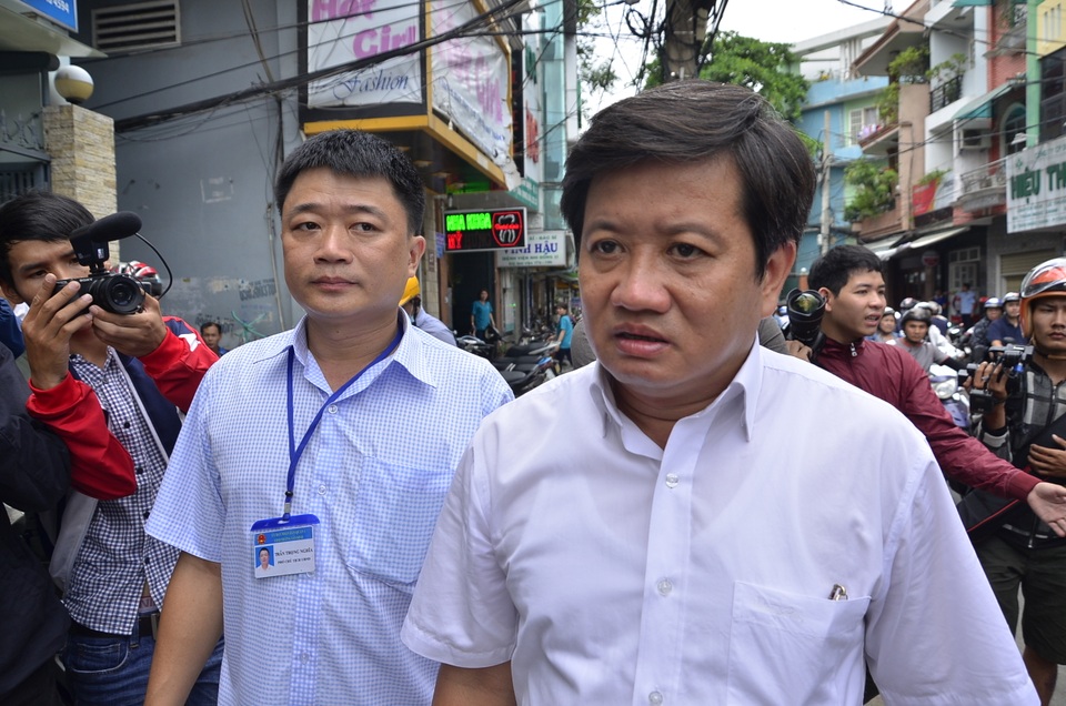 Ông Đoàn Ngọc Hải đề nghị cách chức Phó chủ tịch phường Tân Định - 1 Ông Trần Trọng Nghĩa – Phó chủ tịch UBND phường Tân Định trong một lần dẹp vỉa hè