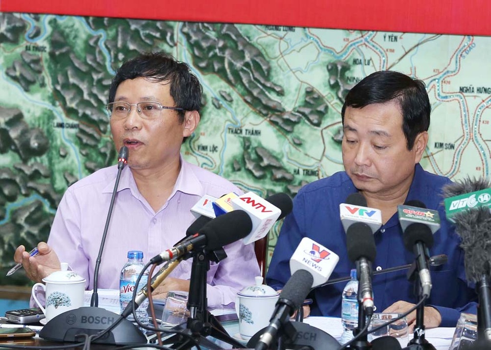 Dự báo chính xác lượng mưa là việc rất khó! - 3 Ông Lê Thanh Hải (bìa trái) đánh giá ban đầu đầu về cơn bão số 11.