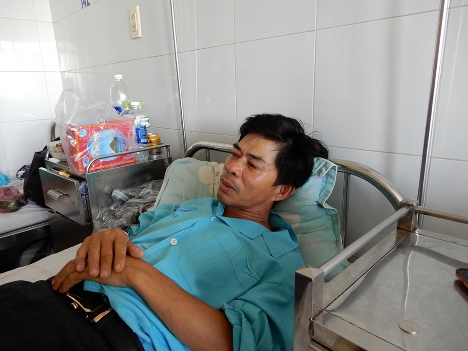 Tổ trưởng tổ dân phố xông ra bắt cướp tiệm vàng bị tông gãy chân - 2 Ông Mới đang điều trị tại Bệnh viện Đà Nẵng