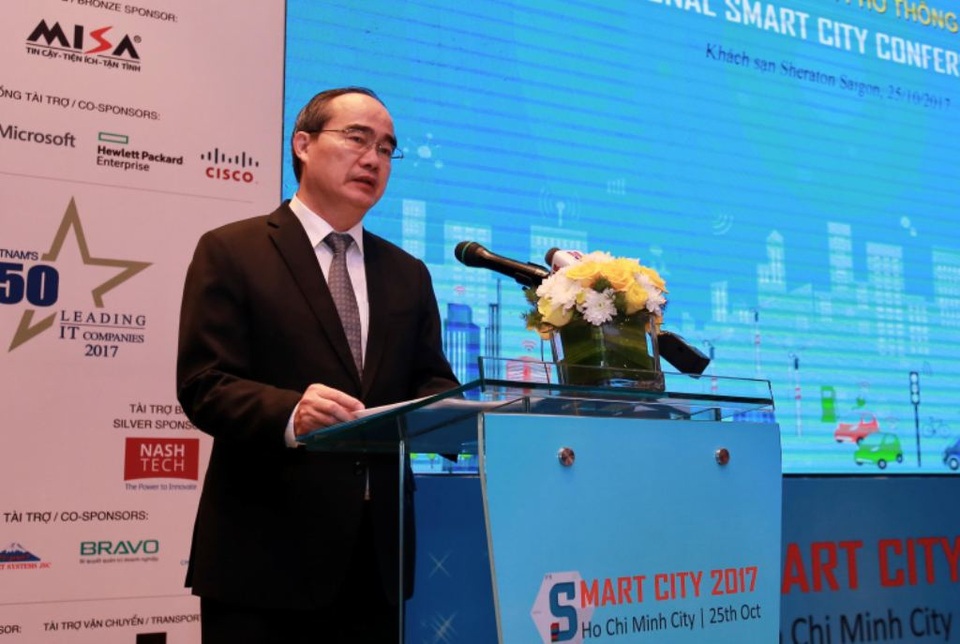 Bí thư Thành ủy TPHCM Nguyễn Thiện Nhân cho rằng muốn xây dựng thành phố thông minh phải ứng dụng công nghệ thông tin