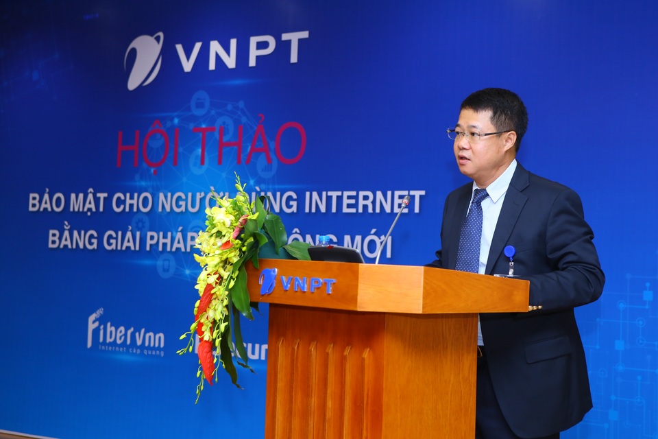 Nhà mạng đầu tiên đưa ra giải pháp Internet an toàn - 2
ông Nguyễn Trường Giang, Phó tổng giám đốc VNPT-VinaPhone.