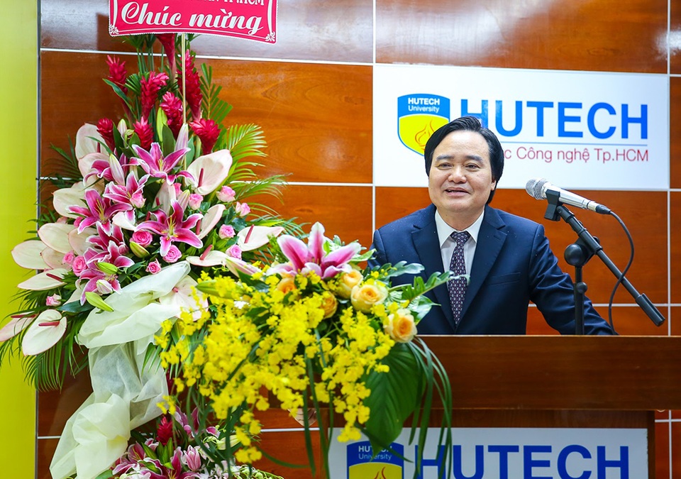 Sẽ sáp nhập hoặc dừng hoạt động với trường ĐH không thực hiện như cam kết về chất lượng - 1 Bộ trưởng Bộ GD-ĐT Phùng Xuân Nhạ phát biểu kết luận tại hội nghị các trường ĐH ngoài công lập