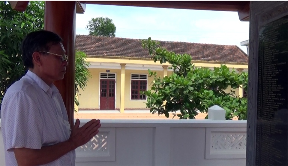 Hàng chục năm có tên tại Đài tưởng niệm vẫn không được công nhận liệt sĩ - 7
Ông Định mong một ngày cha được truy tặng Bằng Tổ quốc ghi công như bao liệt sĩ khác.